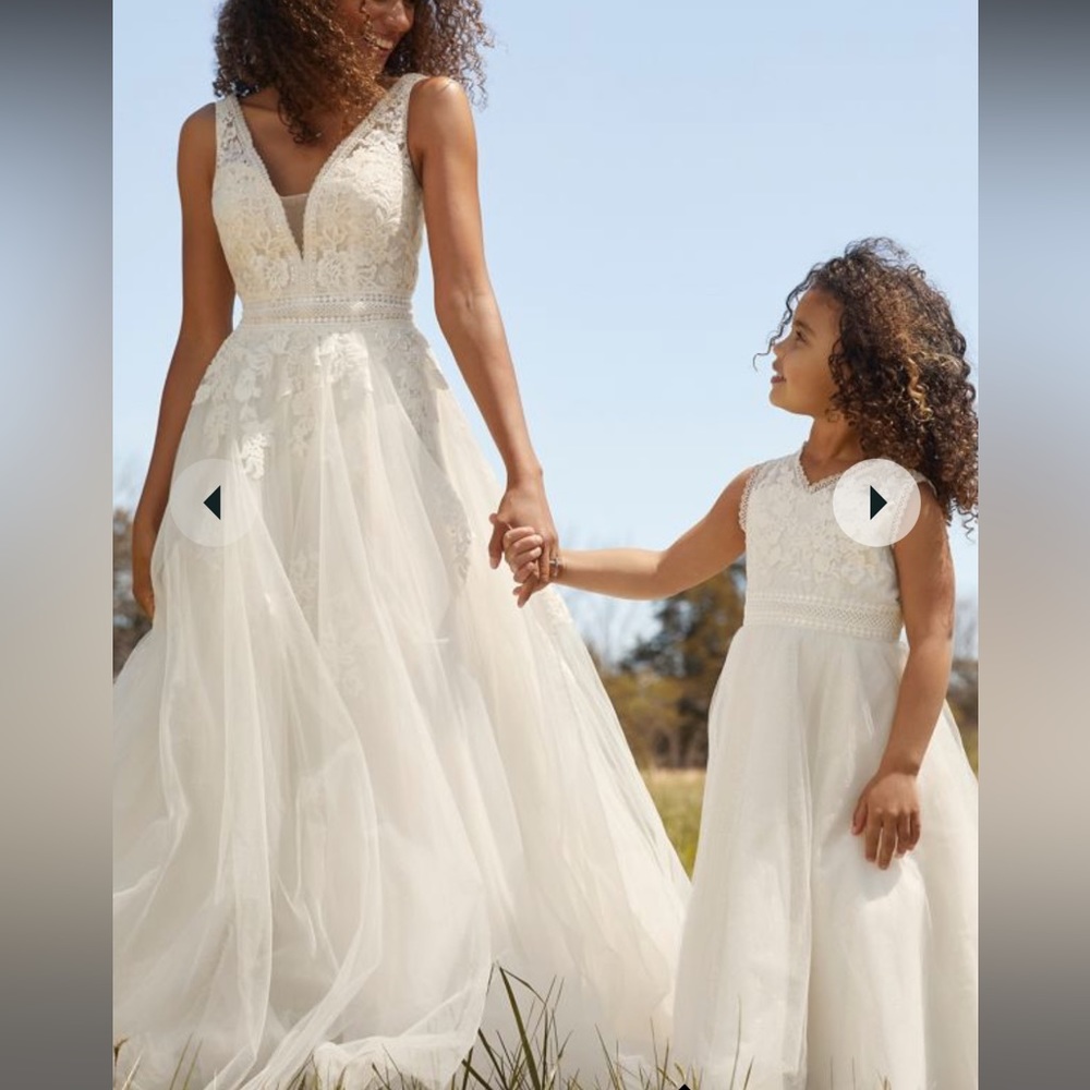 Oleg Cassini Ivory Embroidered V- Neck Wedding Dress with Sparkling Tulle Skirt - Picture 4 of 12